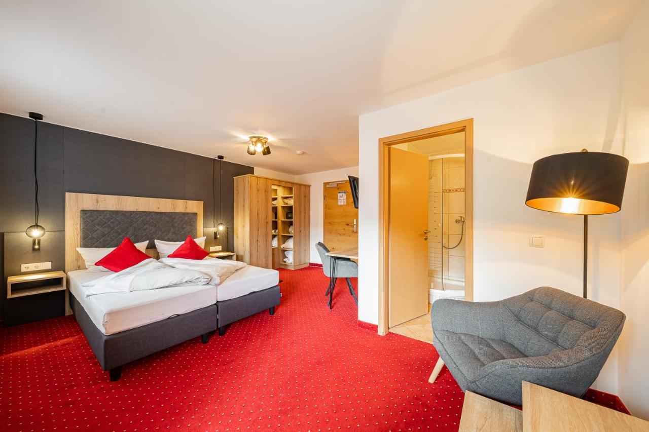 Berghotel & Chalets Adersberg Chiemgau Card Kostenfrei غراسو المظهر الخارجي الصورة