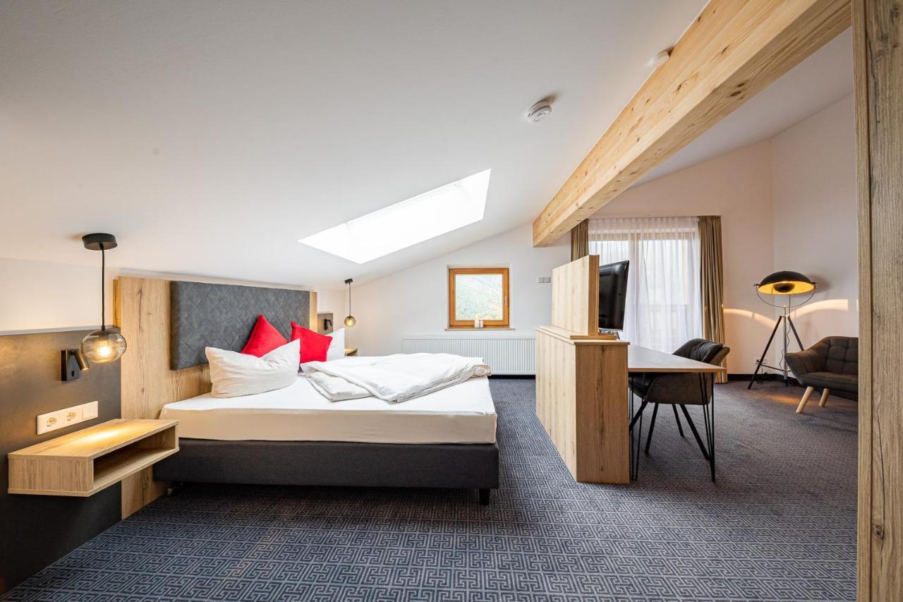 Berghotel & Chalets Adersberg Chiemgau Card Kostenfrei غراسو المظهر الخارجي الصورة