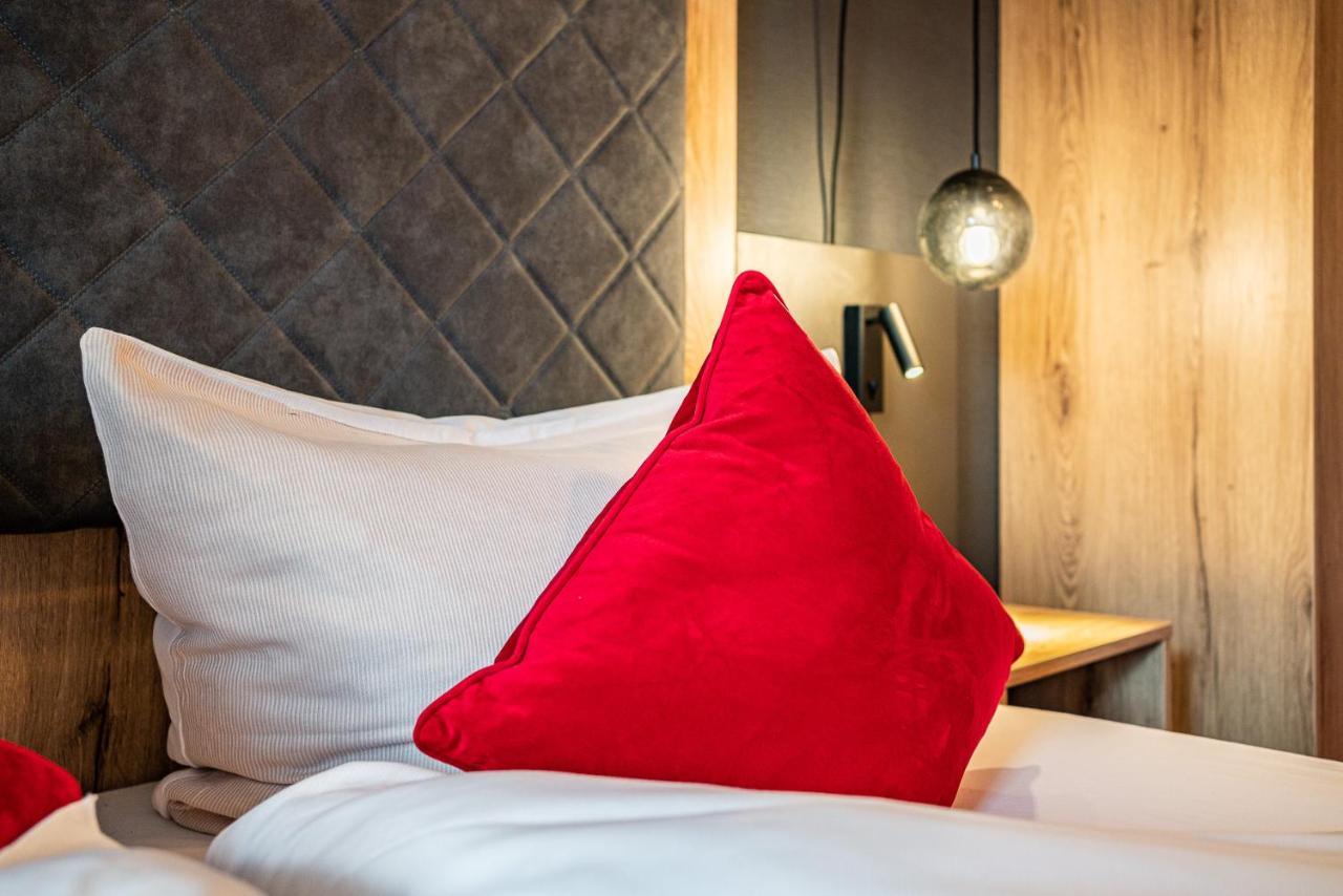 Berghotel & Chalets Adersberg Chiemgau Card Kostenfrei غراسو المظهر الخارجي الصورة
