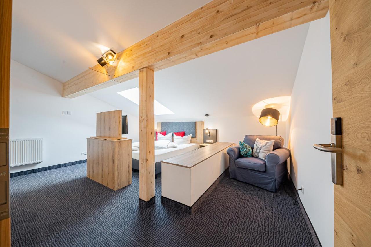 Berghotel & Chalets Adersberg Chiemgau Card Kostenfrei غراسو المظهر الخارجي الصورة