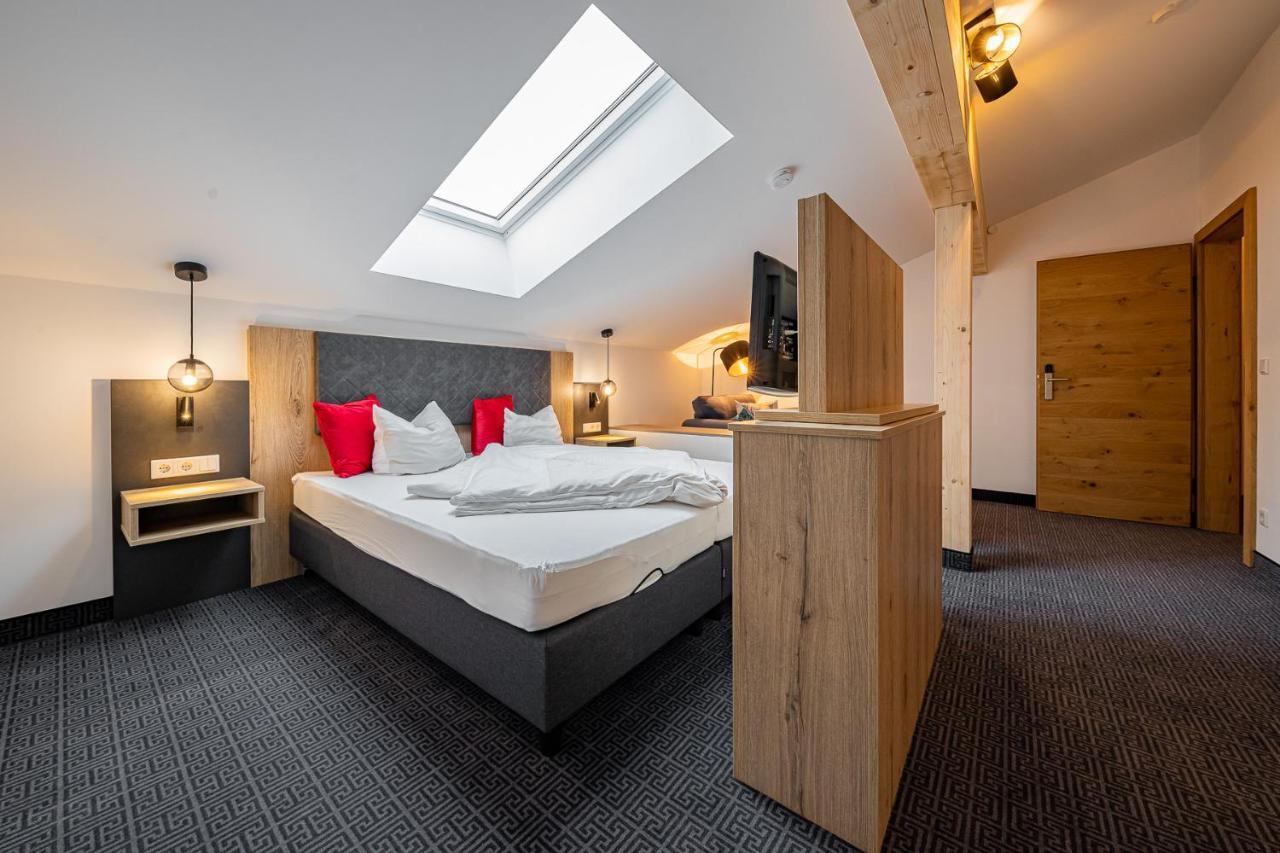 Berghotel & Chalets Adersberg Chiemgau Card Kostenfrei غراسو المظهر الخارجي الصورة