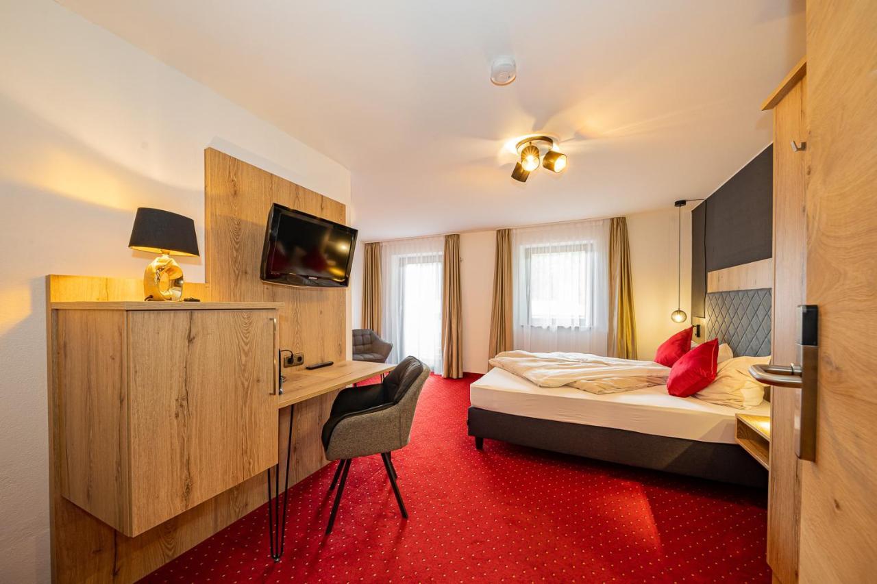 Berghotel & Chalets Adersberg Chiemgau Card Kostenfrei غراسو المظهر الخارجي الصورة