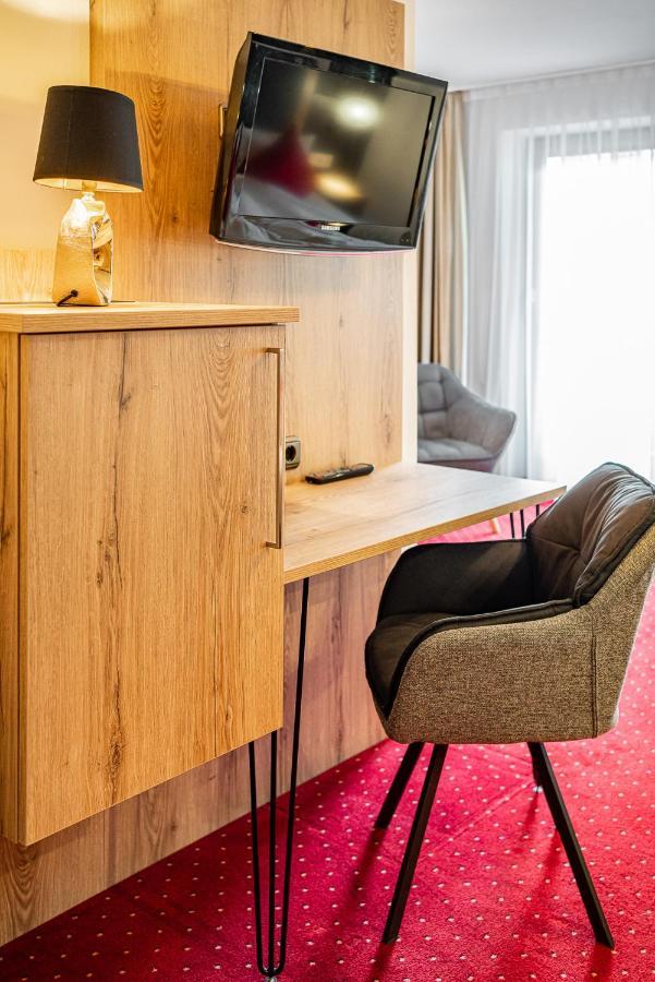Berghotel & Chalets Adersberg Chiemgau Card Kostenfrei غراسو المظهر الخارجي الصورة