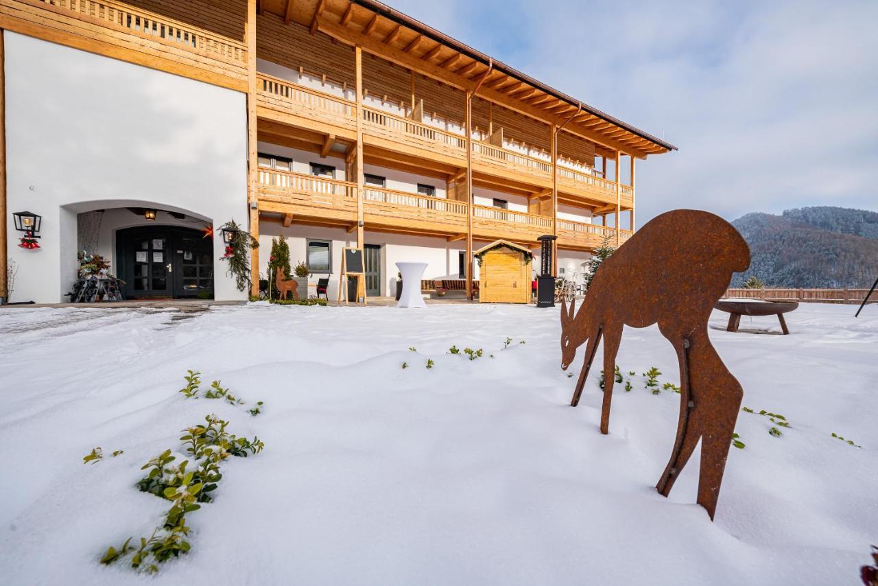 Berghotel & Chalets Adersberg Chiemgau Card Kostenfrei غراسو المظهر الخارجي الصورة